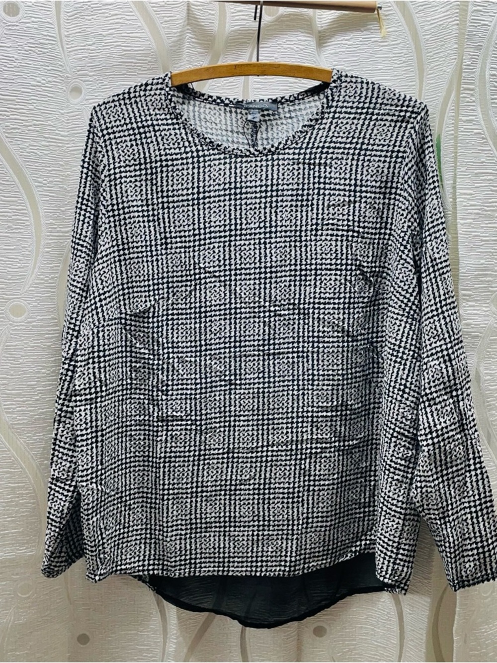 Ilanco Blouse Womens Large‎ Black White Excellent Houndstooth Split Back Top
